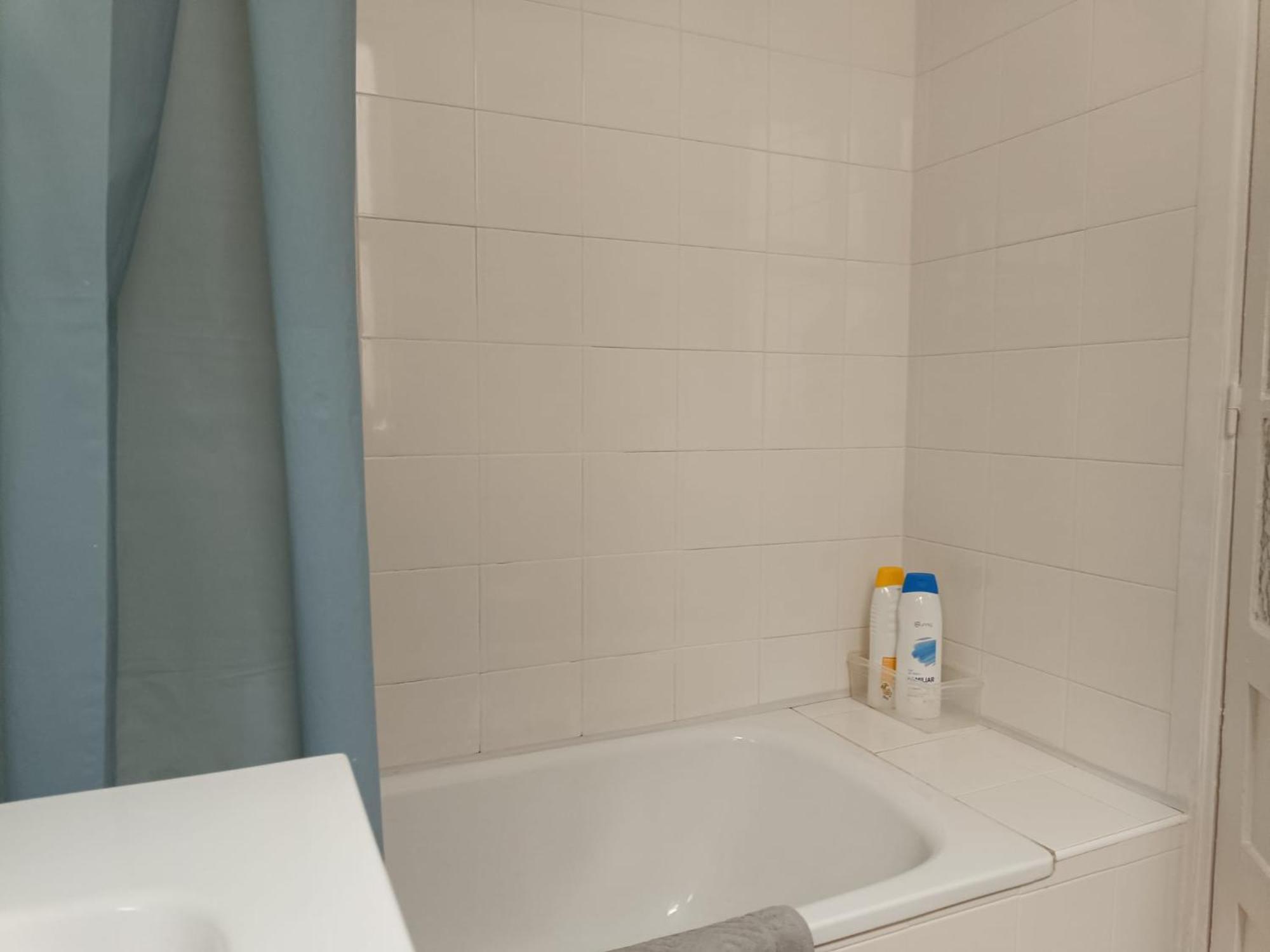 Appartement Piso Antiguo, Muebles Viejos, Muy Sencillo, Alquilado En Invierno A Estudiantes, Sin Ascensor, Cocina Antigua A Gas, Edificio Muy Antiguo à La Corogne Extérieur photo