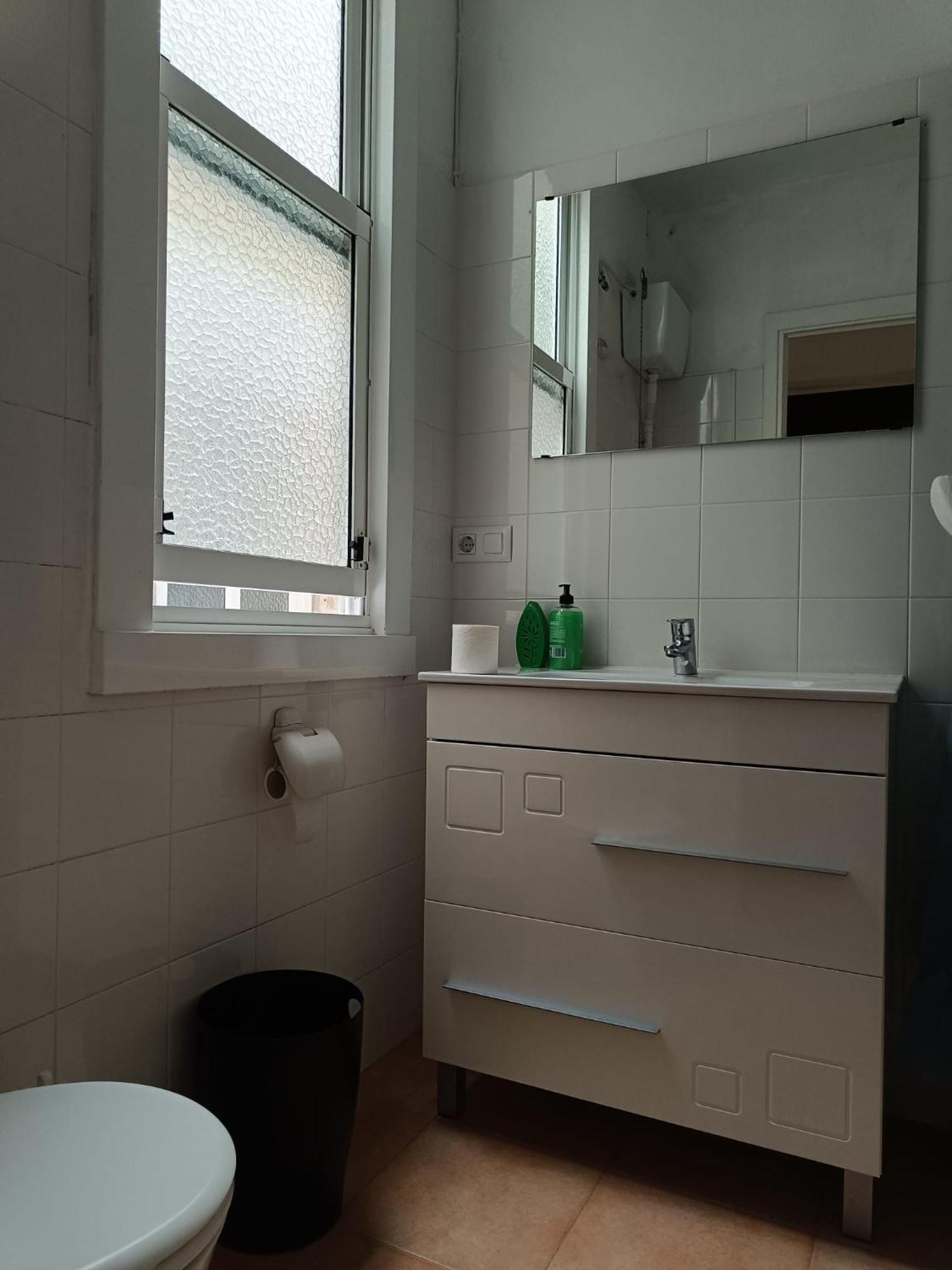 Appartement Piso Antiguo, Muebles Viejos, Muy Sencillo, Alquilado En Invierno A Estudiantes, Sin Ascensor, Cocina Antigua A Gas, Edificio Muy Antiguo à La Corogne Extérieur photo